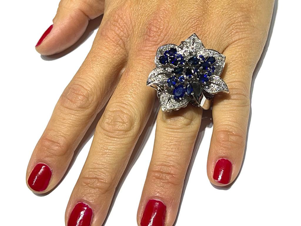 Capodagli anello Fiore oro bianco 18kt diamanti e zaffiri 0066AG - Capodagli 1937