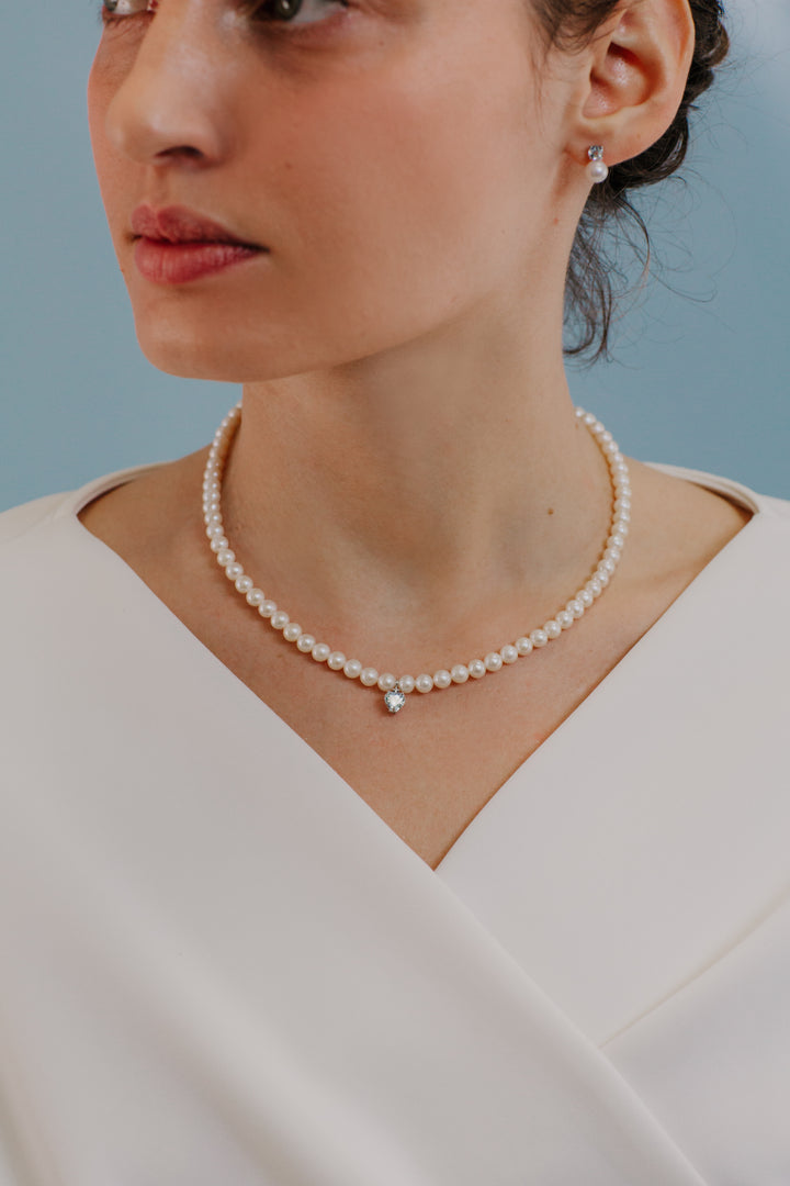 Comete Collana Filo Perle Acquadolce in Oro, Diamanti e Acquamarina FWQ323