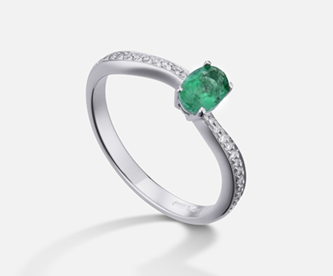 Nihama an 18k smeraldo ovale 6x4 ct.0,30 diam. ct.0,10 NA5108O4BE