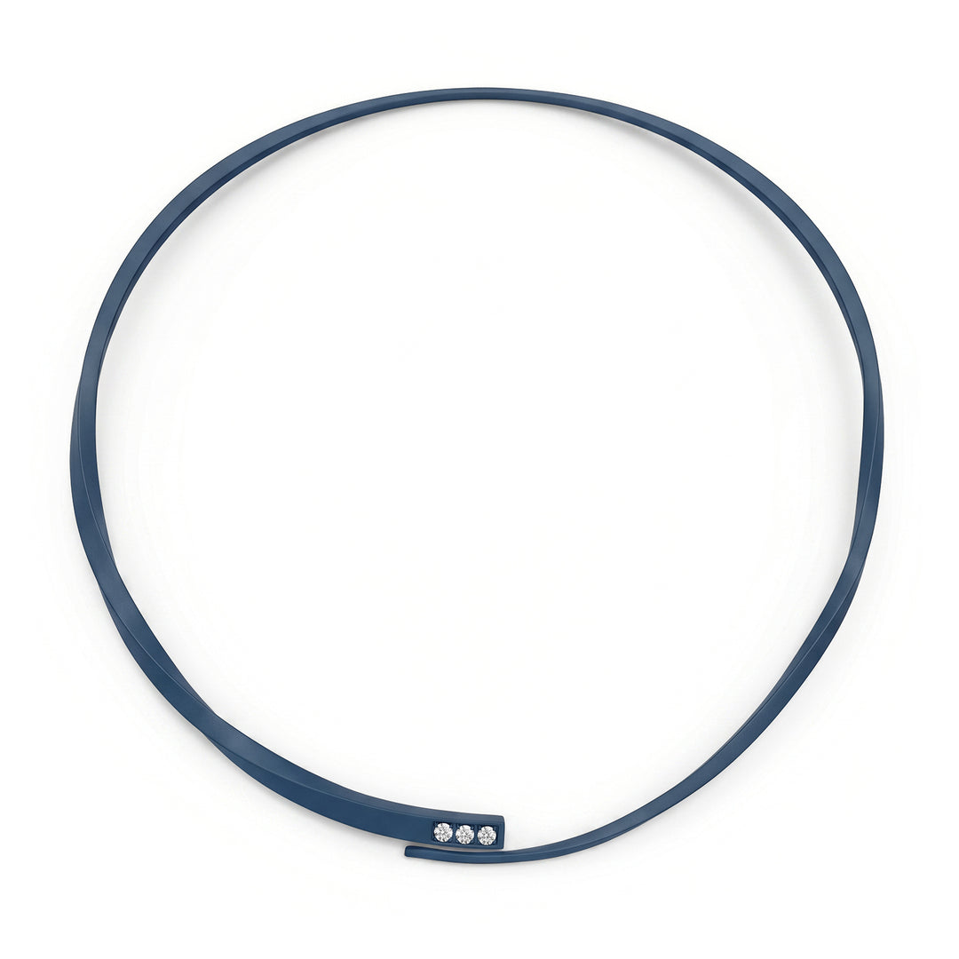Golay collana in titanio blu con tre diamanti sull&