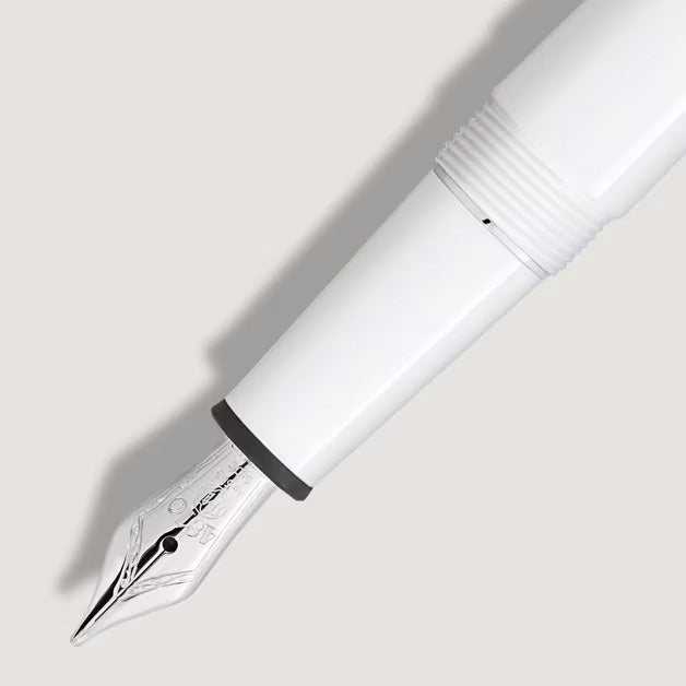 Montblanc stilografica Meisterstück Classique bianca punta M 137120